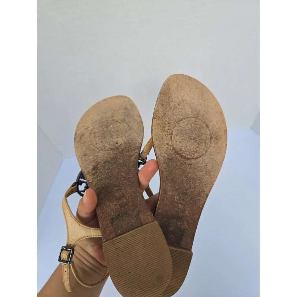Tory Burch Miller Leather Tan Thong Sandals Silver Logo Medallion Women’s sz 7.5